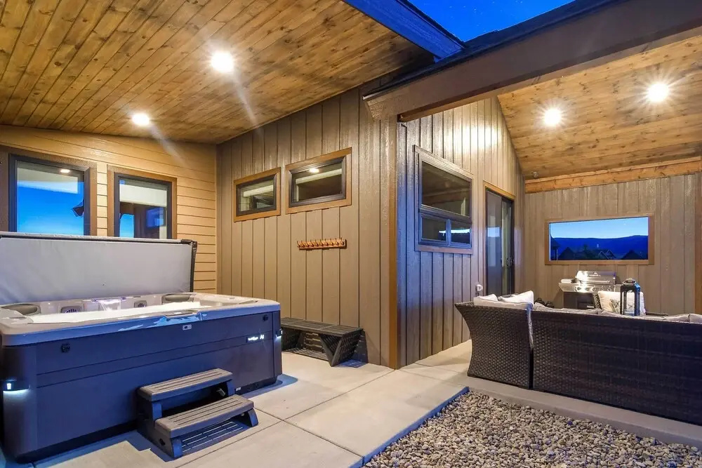 Colorado Home w/ Hot Tub! Close to Ski Resorts