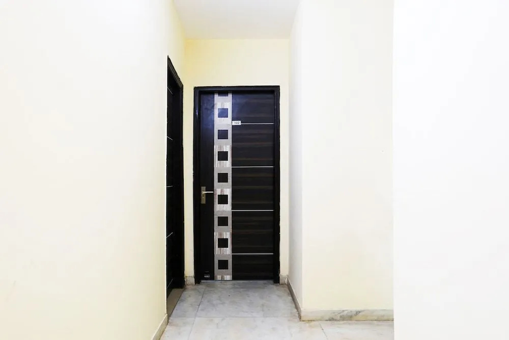 OYO 9382 Hotel Homestay