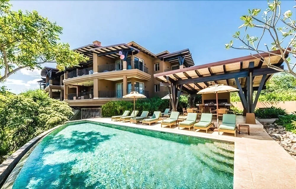 Monkey Villa