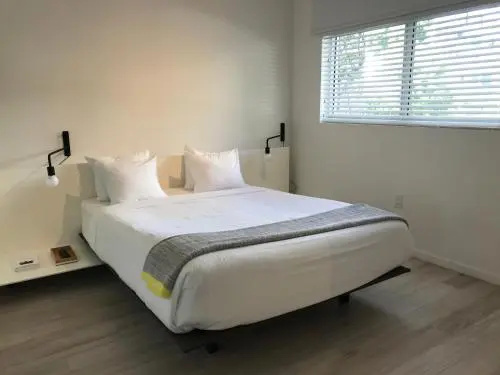 Beach Haus Key Biscayne Contemporary Apartments