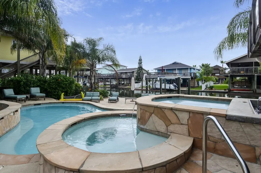 The K And R Resort 3 Bedroom Home