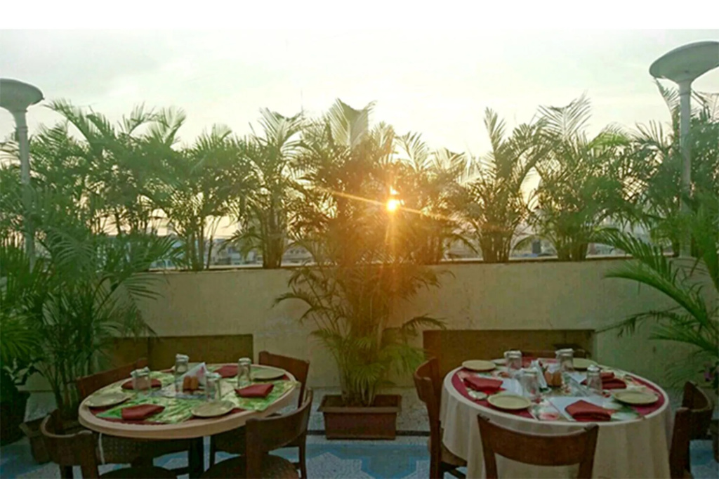 Hotel Mogul Palace - Near Masjid Bunder Mumbai