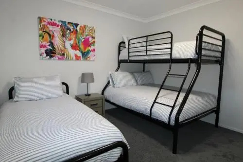 Dolphin Court 1 1 Gowing Street