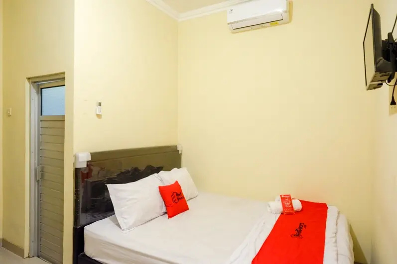 RedDoorz near Sleman City Hall 3