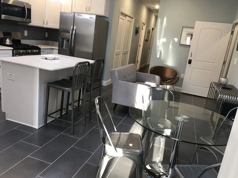 Giles Ave 6 Bedroom Gem