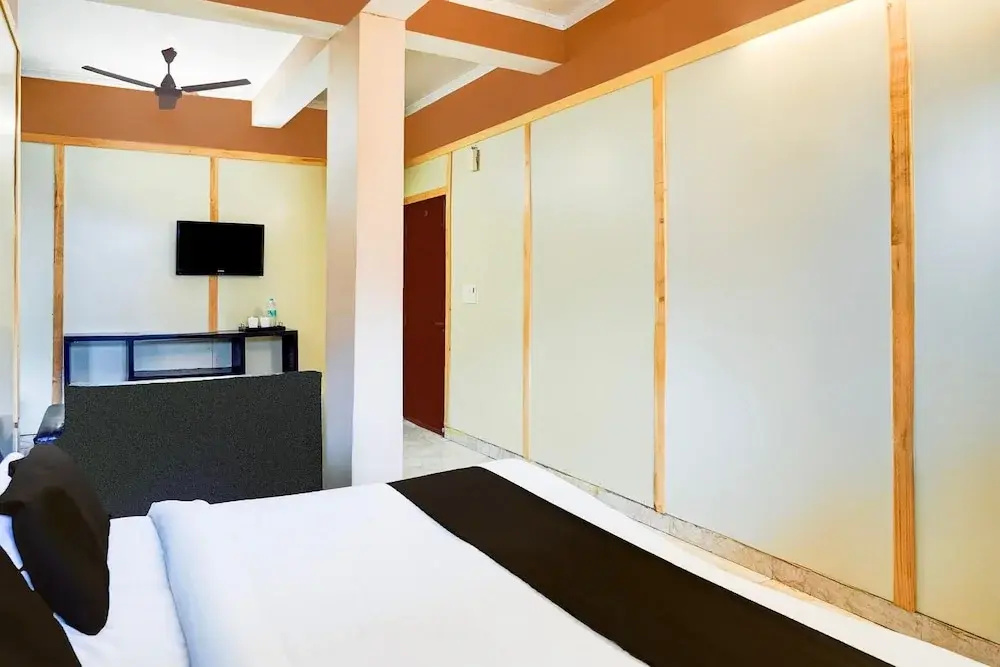 Mordern Room Ballaupur Chowk Dehradun