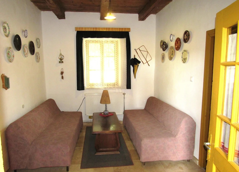 Room in Farmhouse - Rustic Charm - two Bedroom Suite 8601