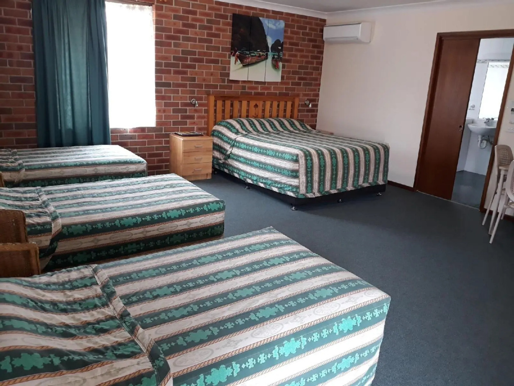 Denman Motor Inn