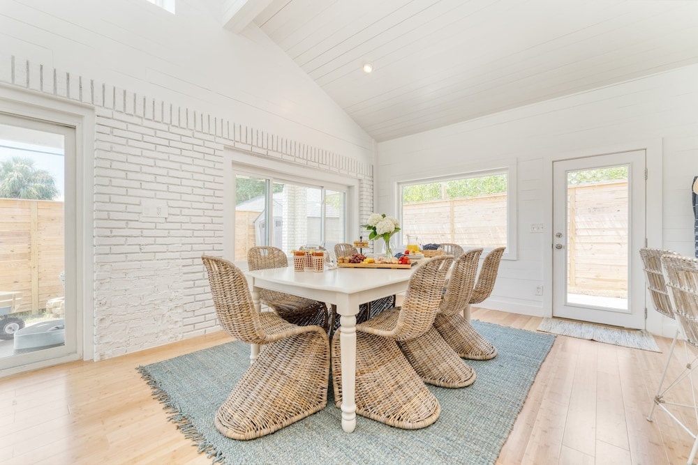 Twin Fin by Avantstay Walk to the Beach - Chic 30A Retreat