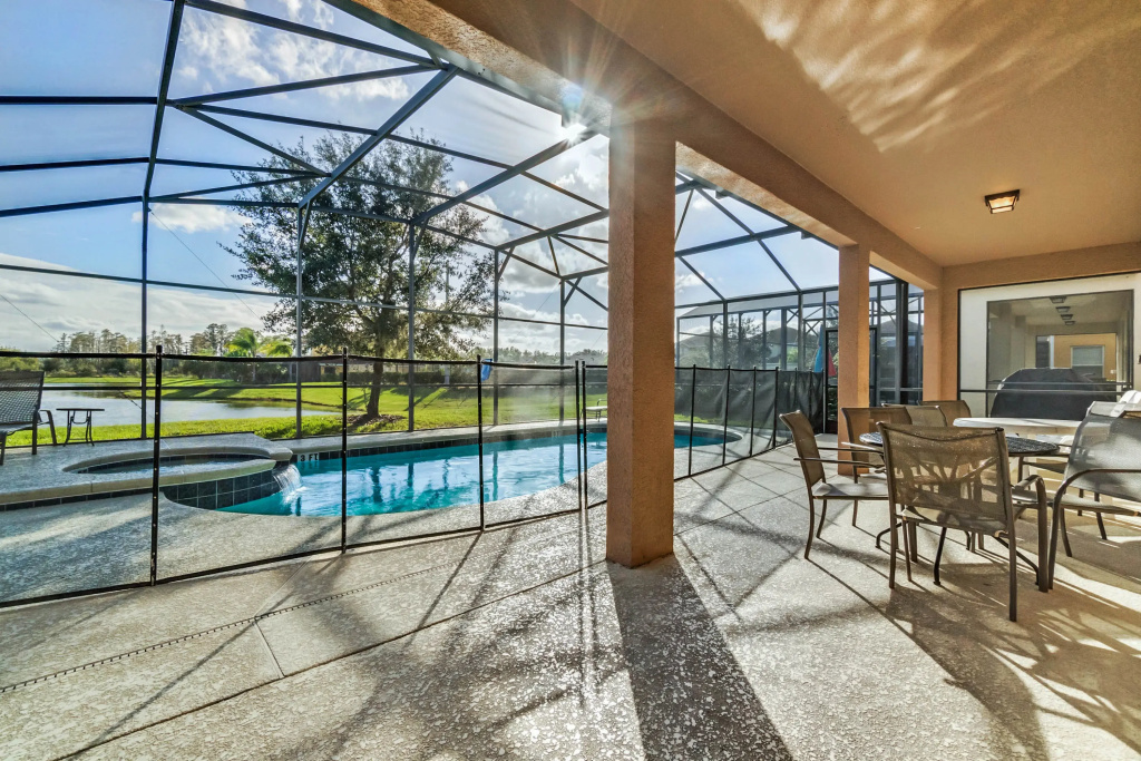 6 BD 4.5 BA Veranda Palms 4457 NP