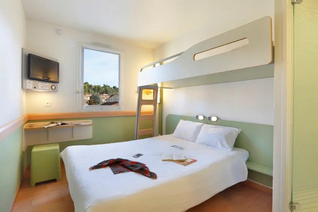 First Inn Hotel