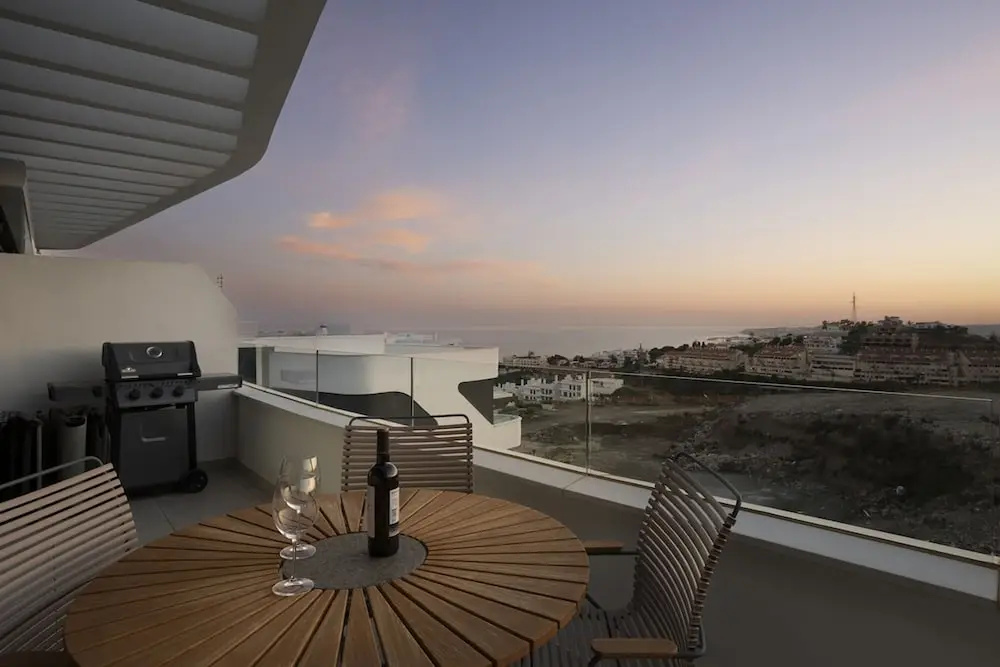 Sunset Top Floor Apartment Higueron