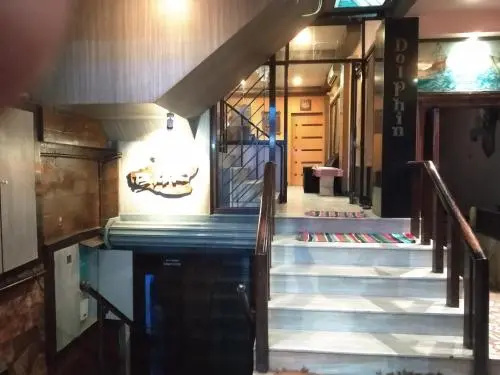 Dolphin Hotel