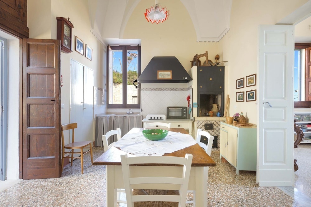 1893 Villa Martella