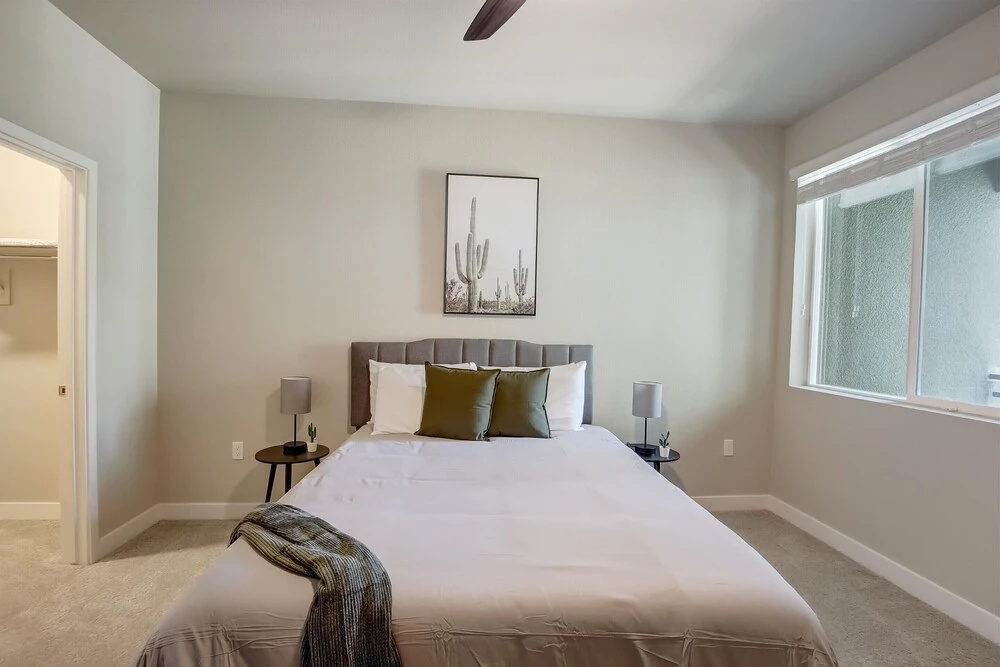 FRONTDESK Montreux Apts Northeast Phoenix