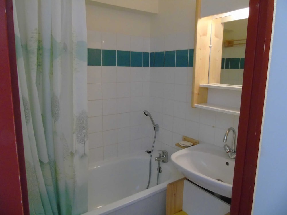 Lou Services Apartment CB67 LSI 001