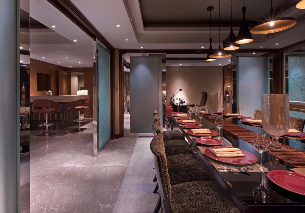 Sheraton Grand Bangalore Hotel at Brigade Gateway
