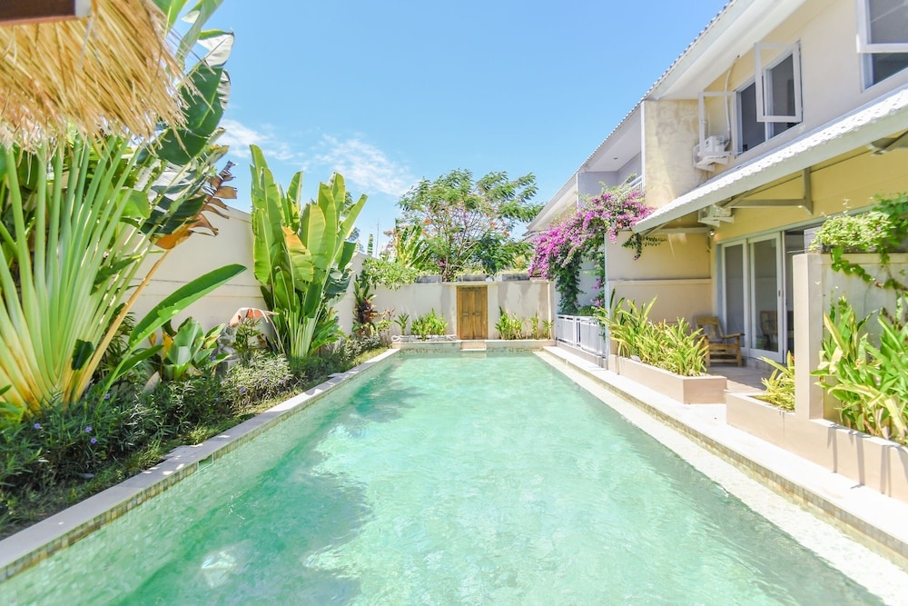 Villa Flamboyan