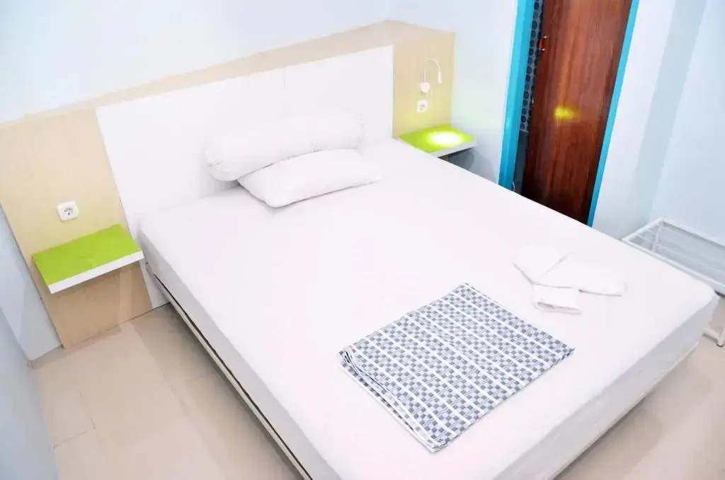 RedDoorz Syariah at Kartohardjo Madiun