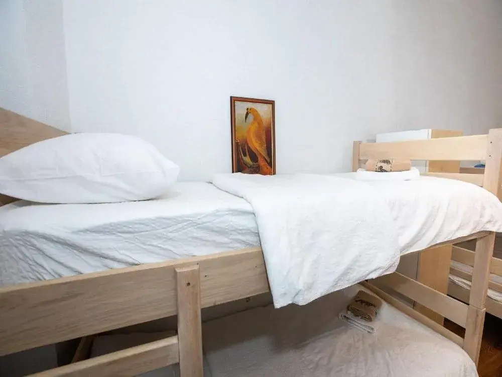 Lav Hostel & Café
