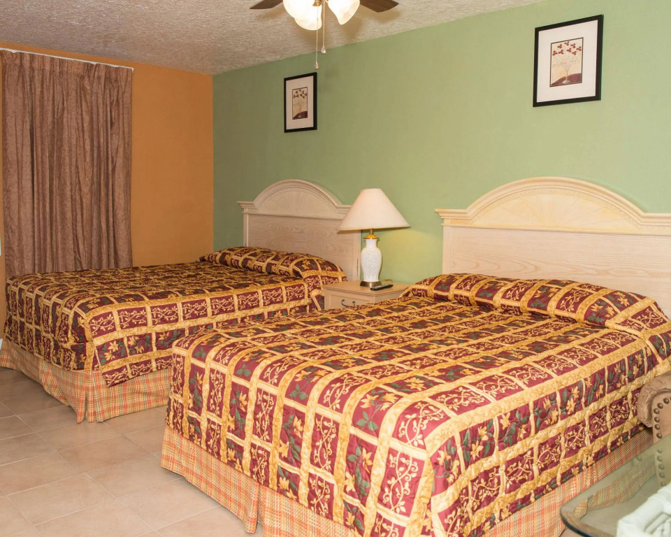 Delux Inn