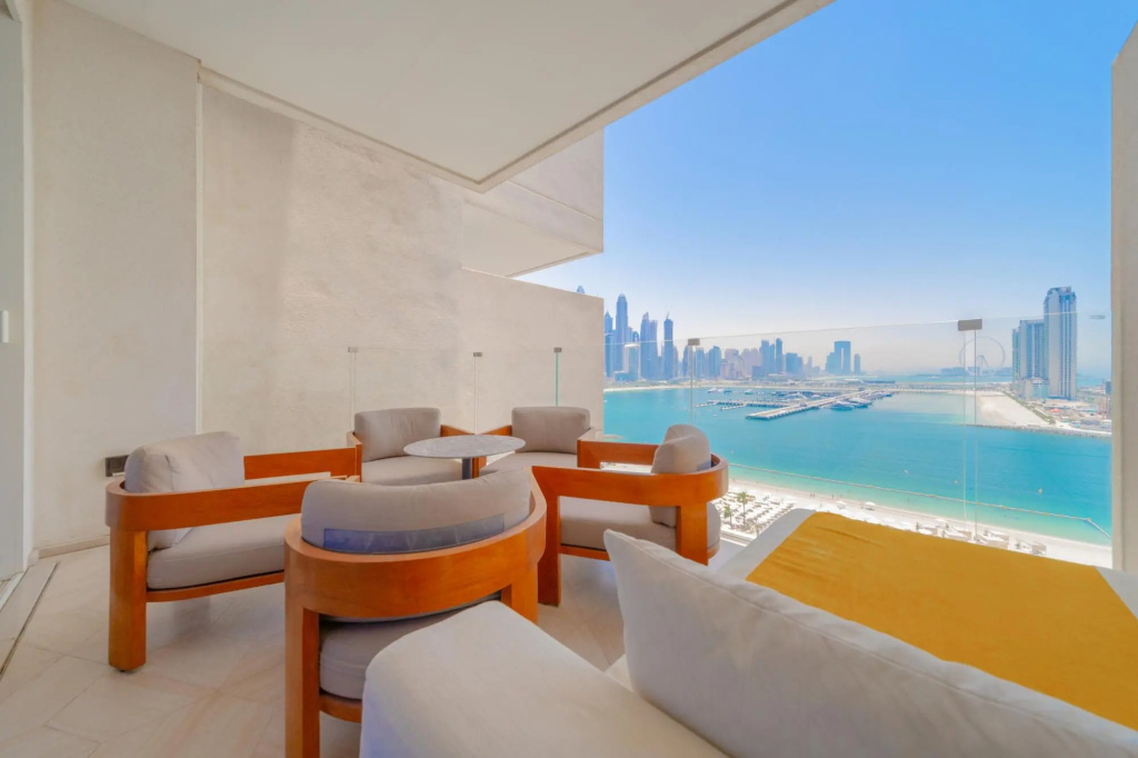 DXB - Five - 31006 - PJ