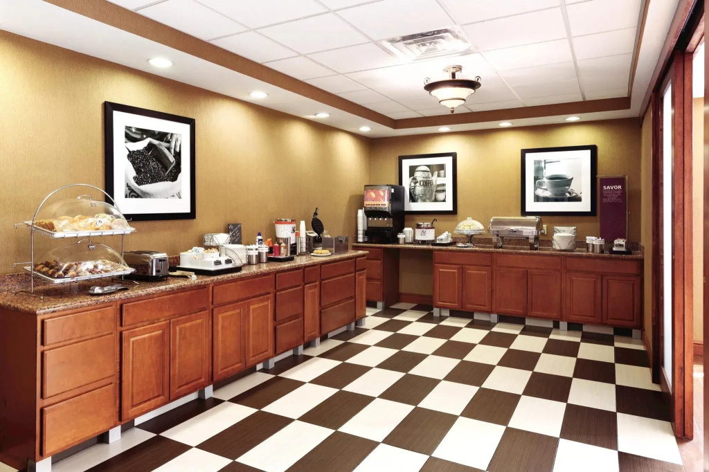Hampton Inn & Suites Greenfield