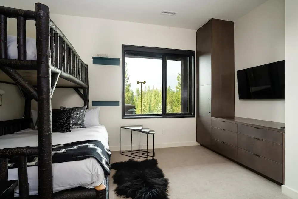 12a Treeline 5 Bedroom Townhouse by Moonlight Basin Lodging