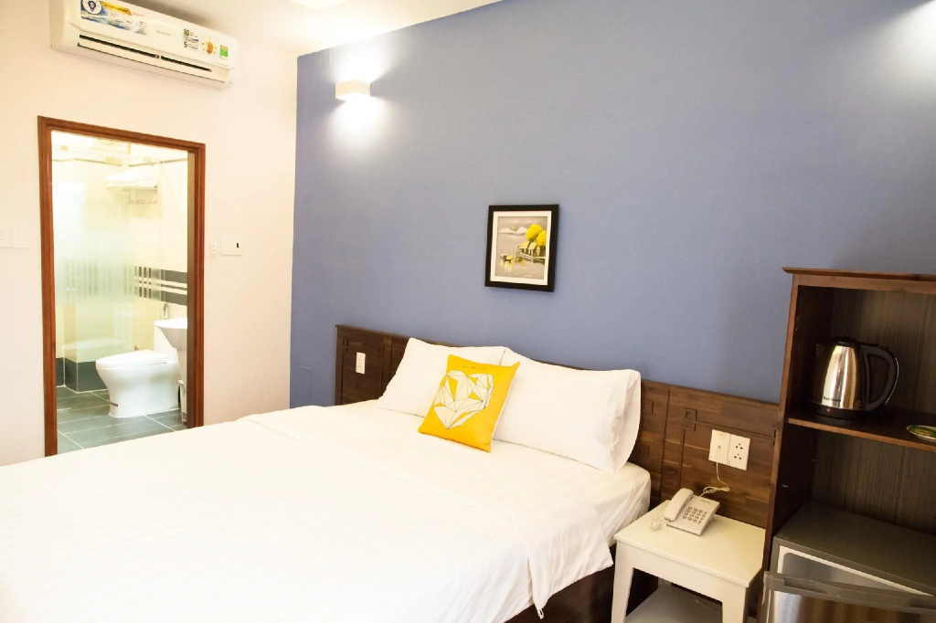 SPRING HOTEL