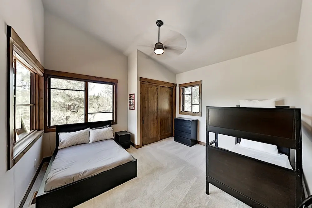 Spacious W/ Chefs Kitchen & 3-car Garage 4 Bedroom Home