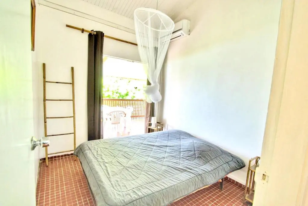Bungalow de 2 chambres a Le Diamant a 50 m de la plage avec vue sur la mer jardin clos et wifi