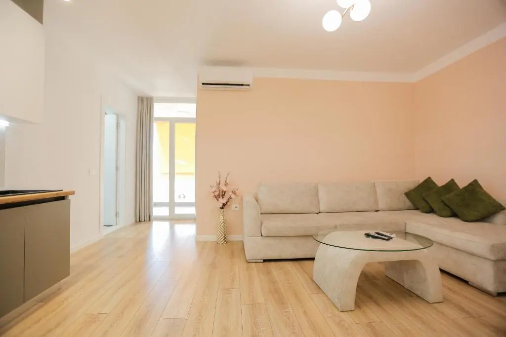 Miku Apartment-Spectacular 1BD At Komuna e Parisit