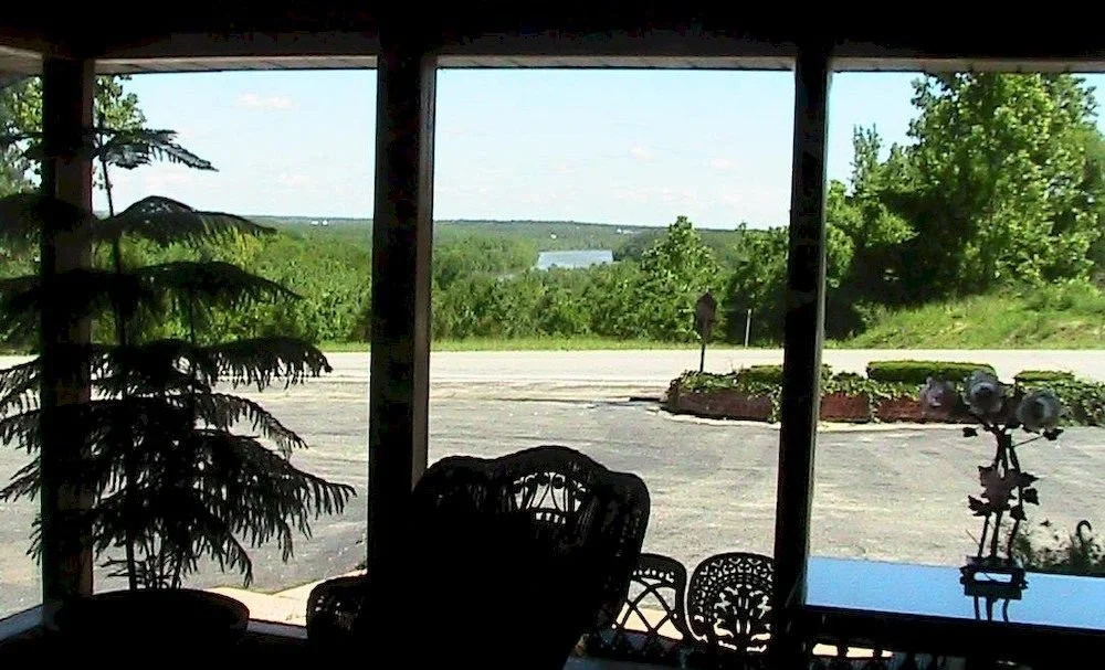 Lake Hills Motel