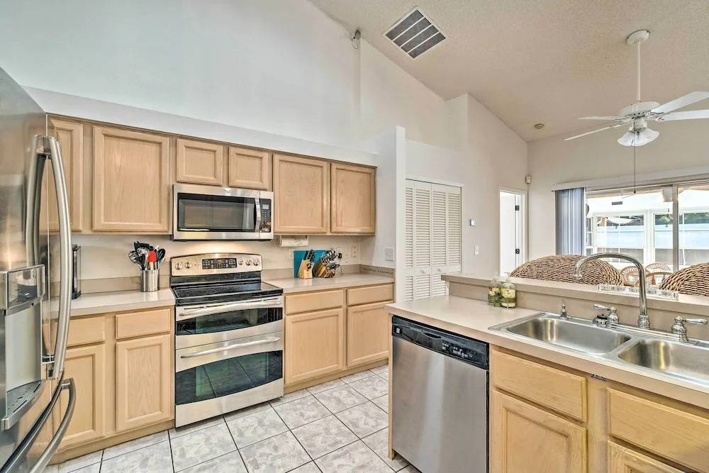 Bradenton Retreat w/ Backyard Oasis: Near Beach!