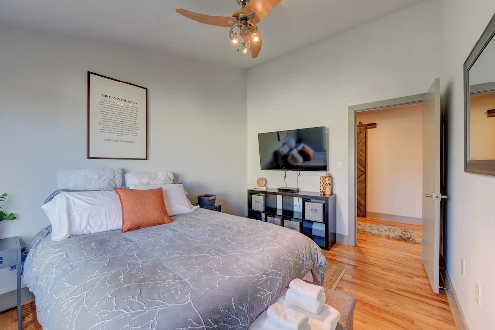 Modern Home with Yard 3 Mi to Uptown Charlotte
