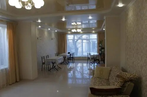 98 Kati Solovyanovoy Guest House