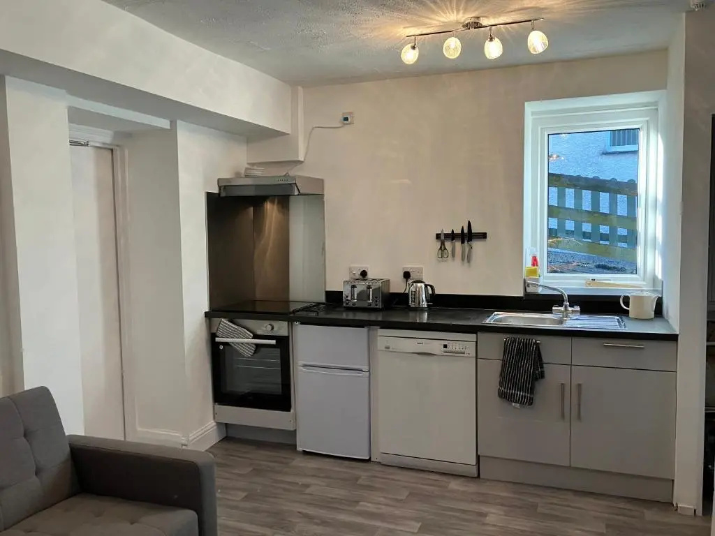 Thornleigh Guest House - Free ON STREET Parking
