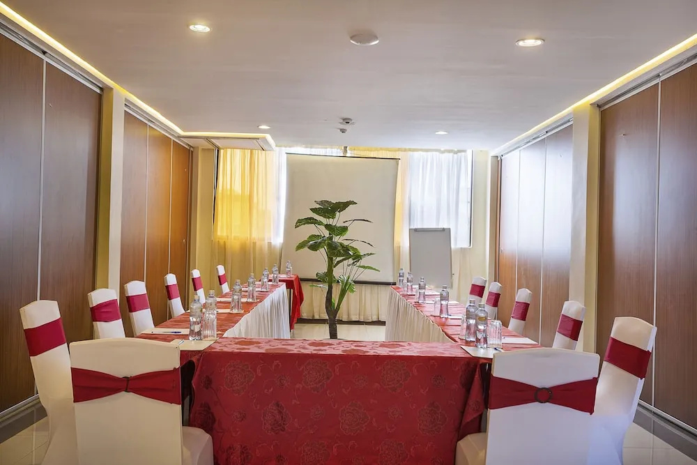 HOTEL CENTRAL PARK & CONFERENCE CENTRE