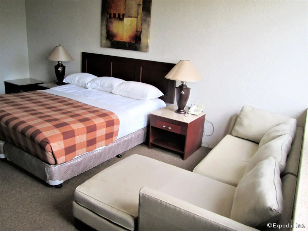 Stonestown Suites