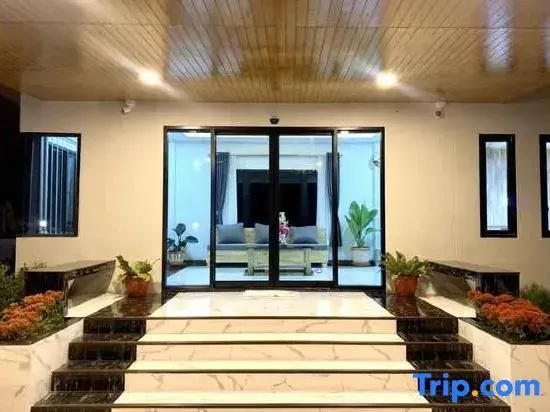Add Ubon Hotel
