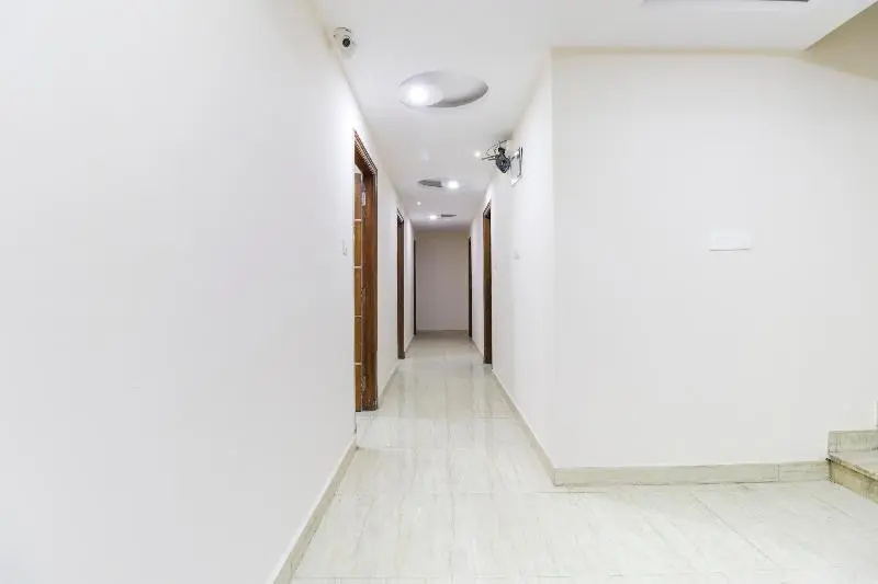 Capital O 69058 Sapphire Suites 2