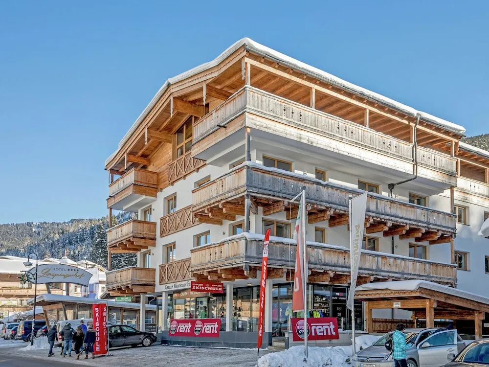 Luxurious Apartment With Sauna, Garage, Roof Terrace