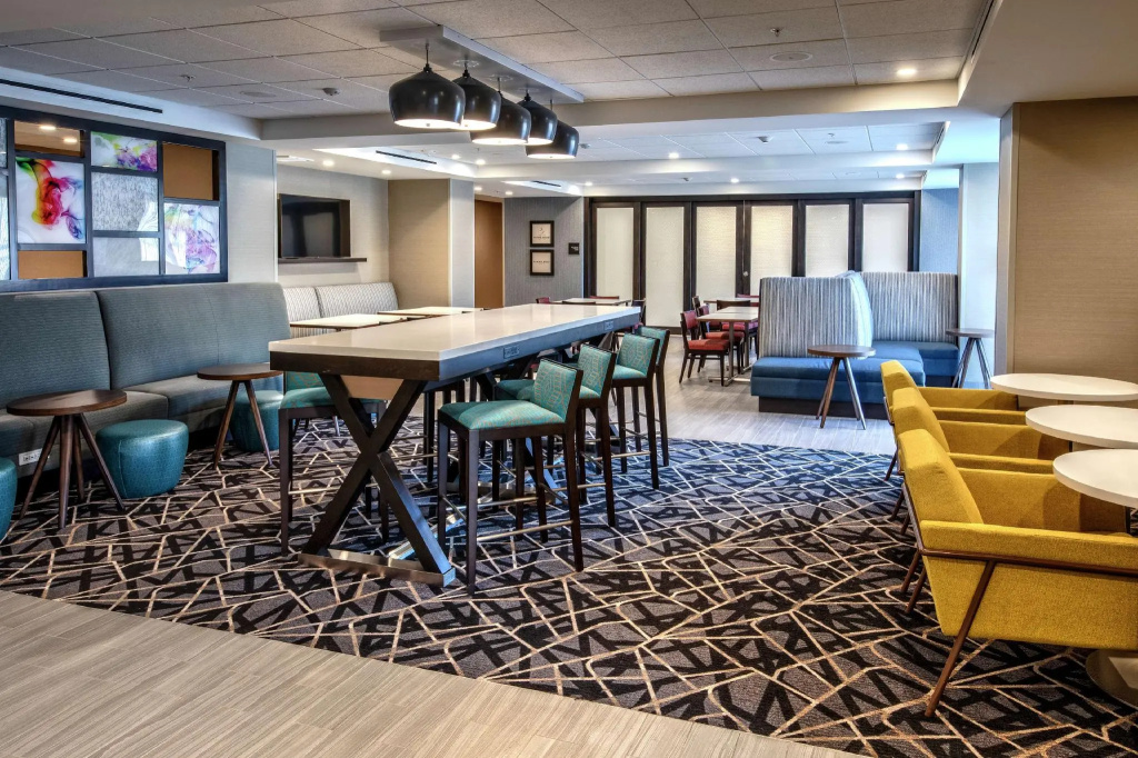 Hampton Inn Fresno Airport
