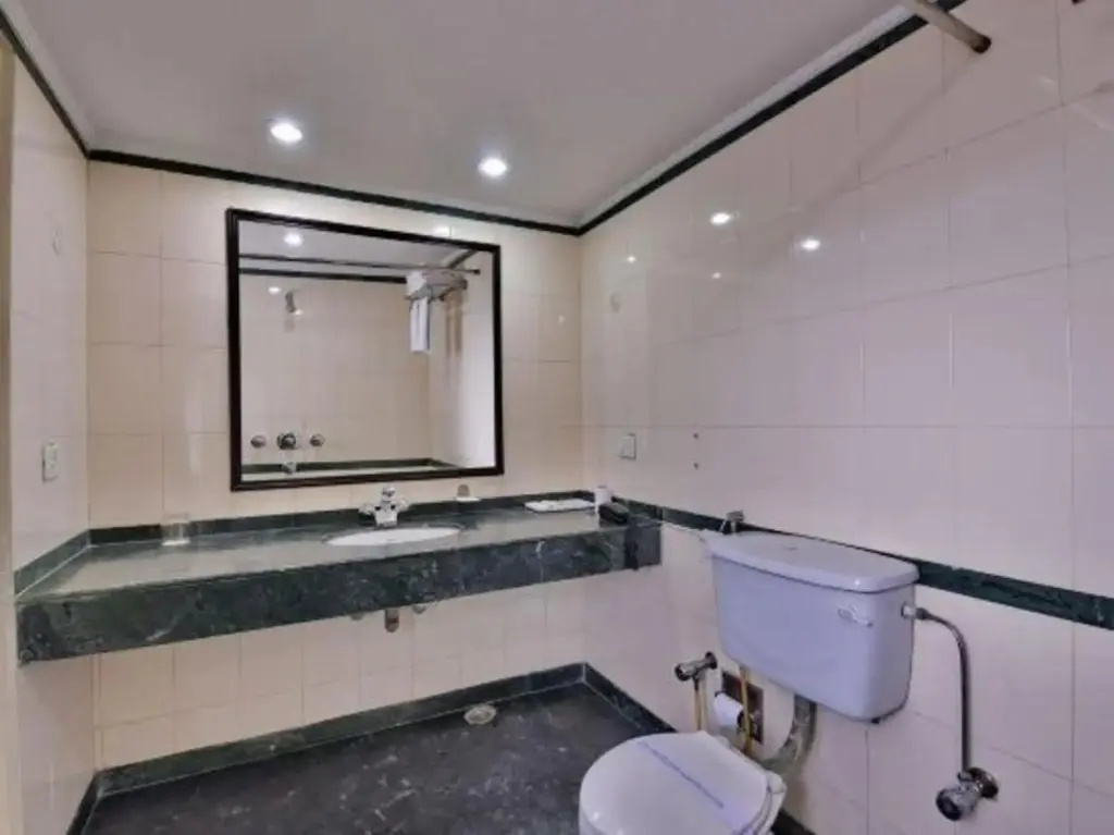 The Royale Midtown