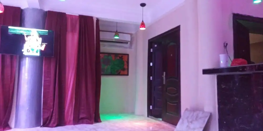 Sonnys Inn And Car Rentals