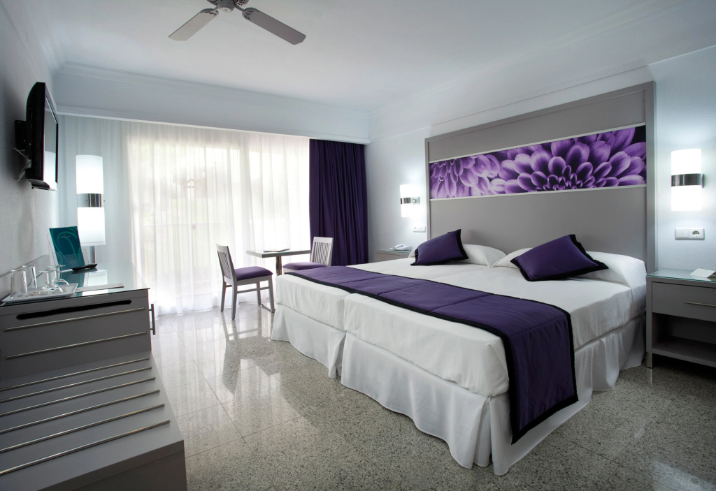 Отель Riu Nautilus