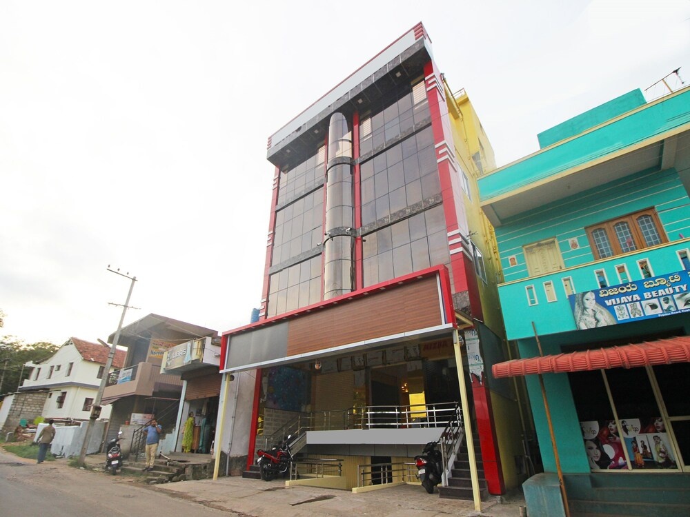 OYO 9563 Hotel RR Residency