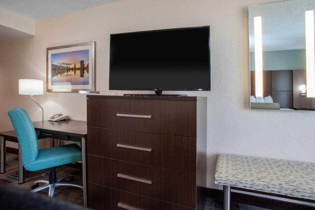 Wingate By Wyndham - Orlando International Airport- Free Hot Breakfast
