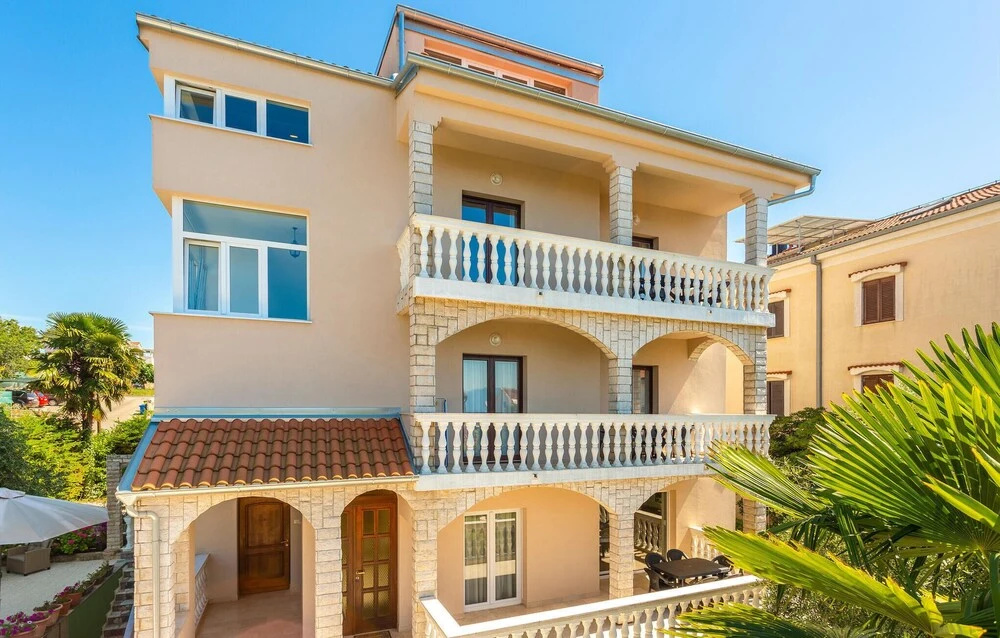 Stunning Apartment in Malinska With Wifi and 2 Bedrooms