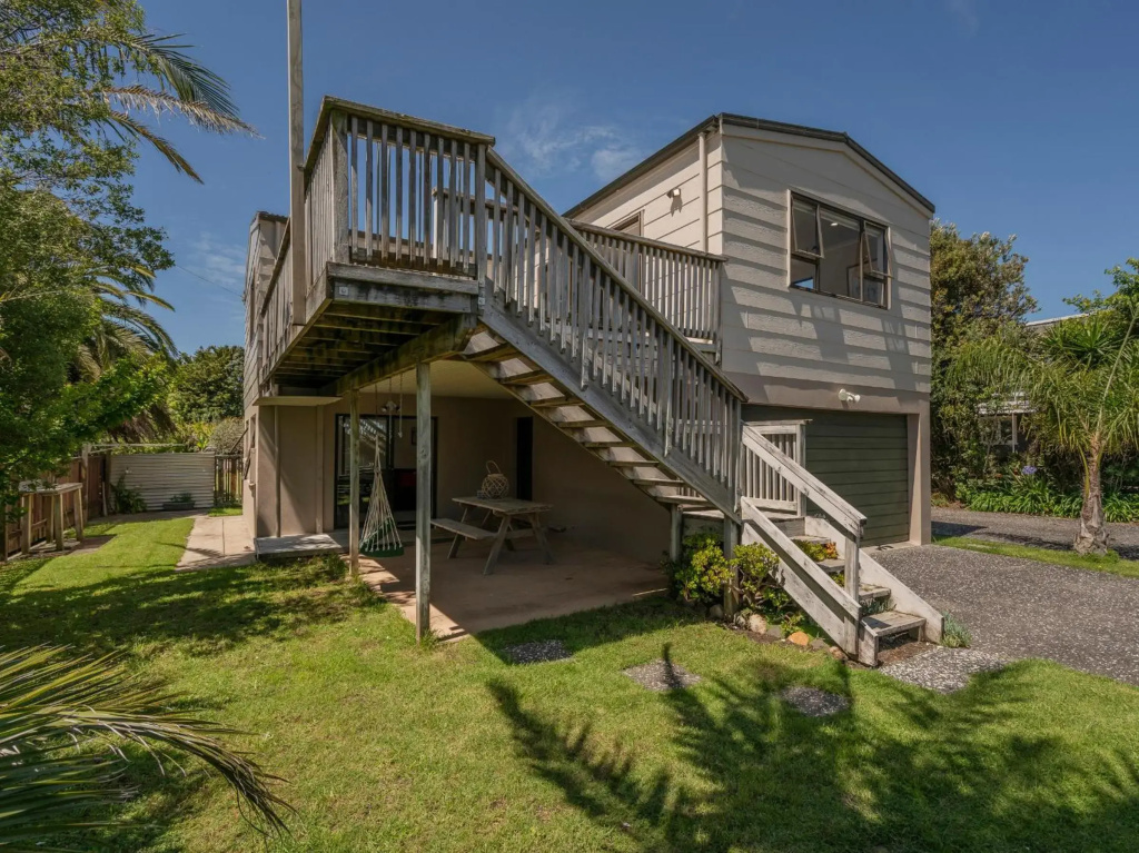 Surf Stay - Whitianga Holiday Home
